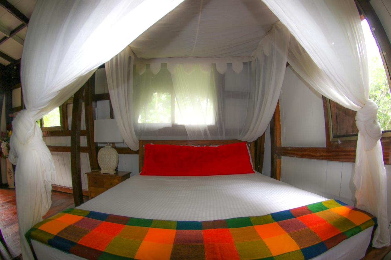 Red Frog Bungalows Surf Resort บาสติเมนตอส ภายนอก รูปภาพ