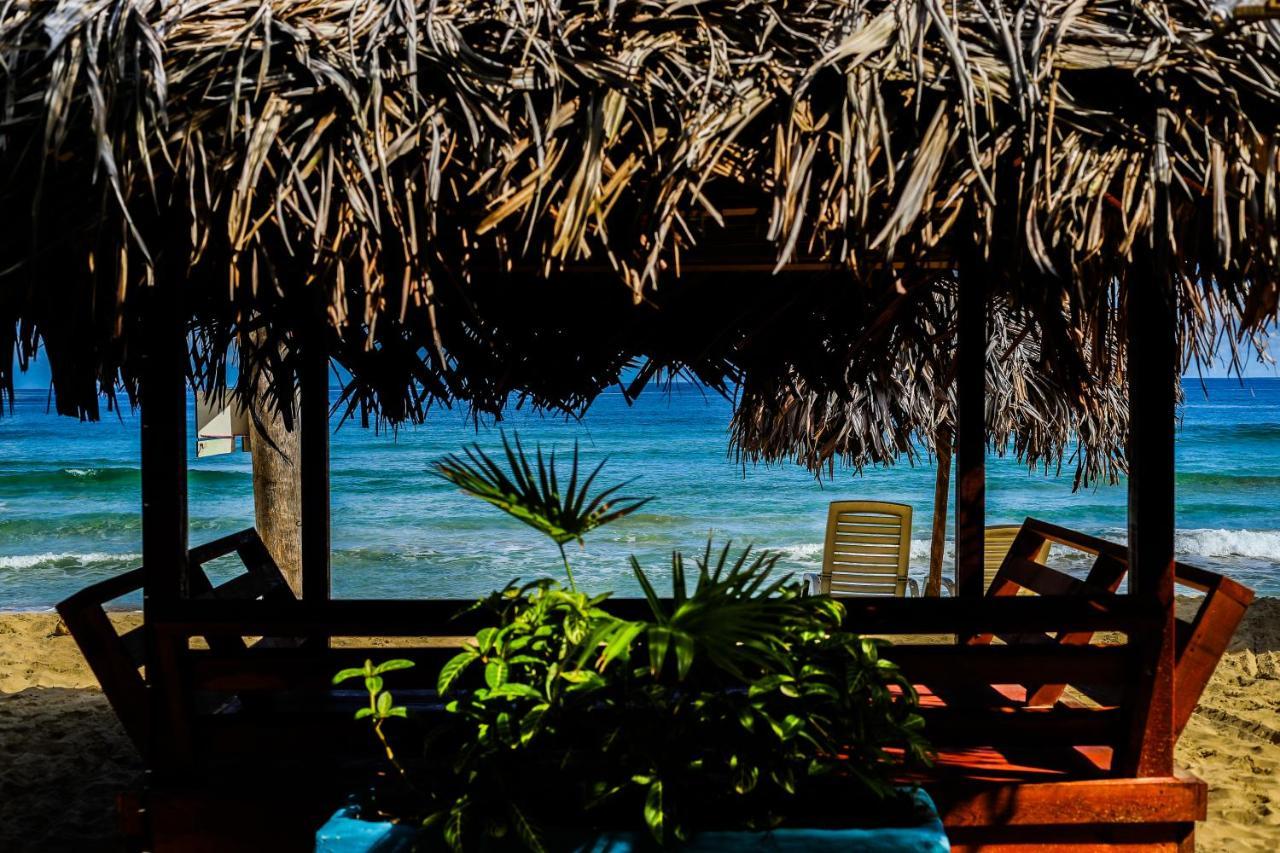Red Frog Bungalows Surf Resort บาสติเมนตอส ภายนอก รูปภาพ